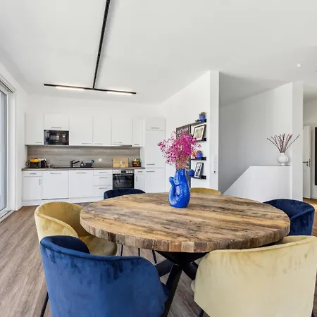 3 Bedroom Lovely In - Sieg