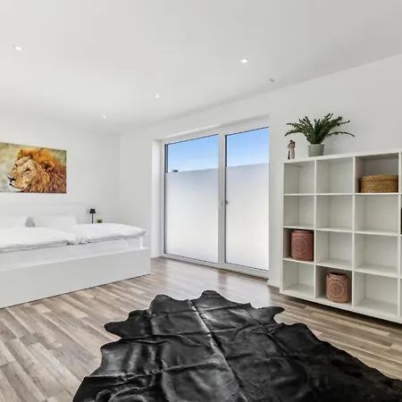 3 Bedroom Lovely In - Sieg בית נופש